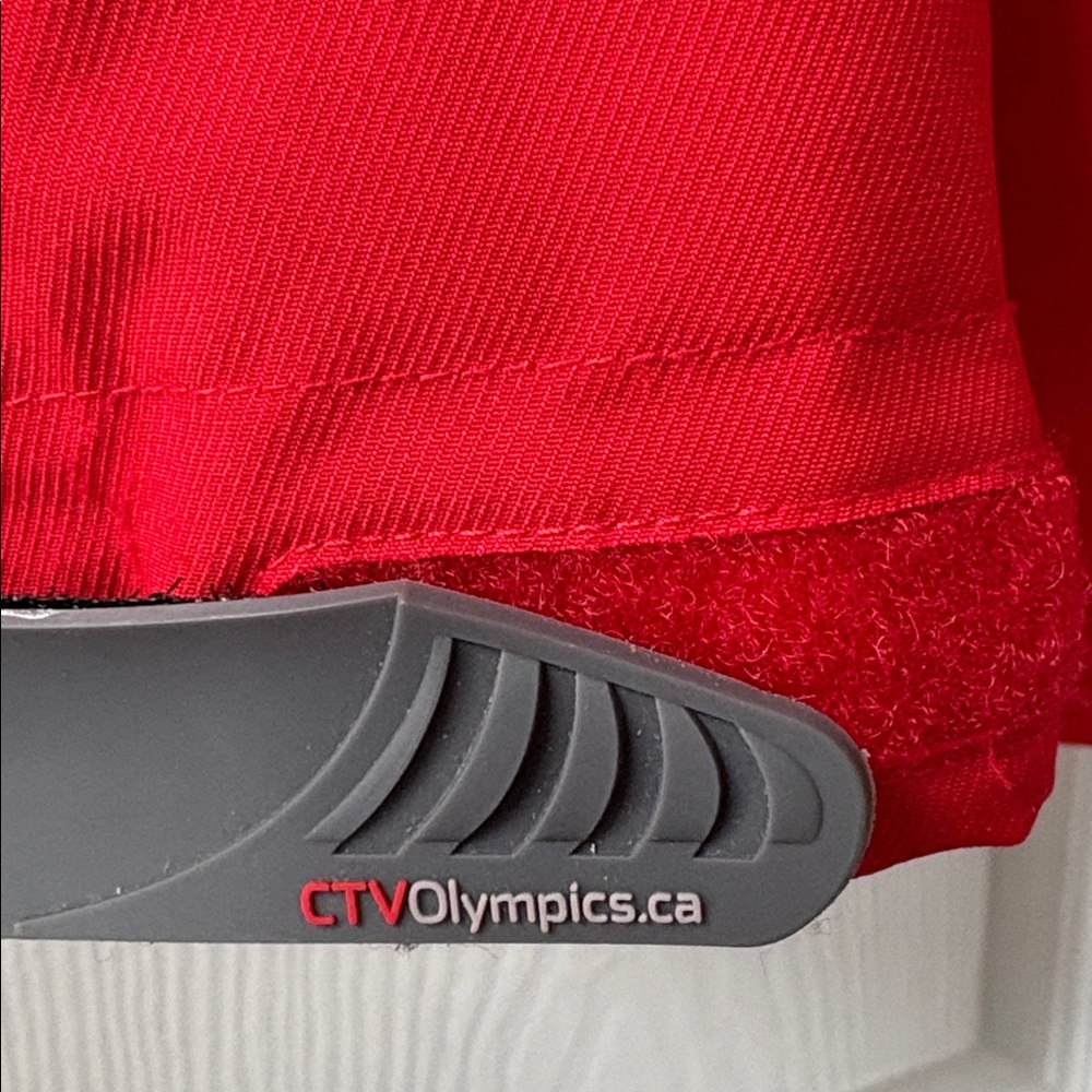 Vancouver 2010 Olympics Sunice CTV red/grey removable hood jacket EUC - Picture 4 of 15